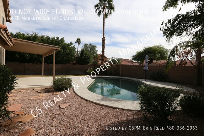 Building Photo - 3131 E Cottonwood Ln