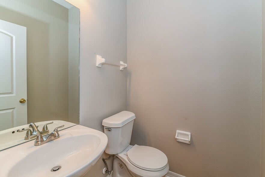 Building Photo - 538 Dry Branch Way