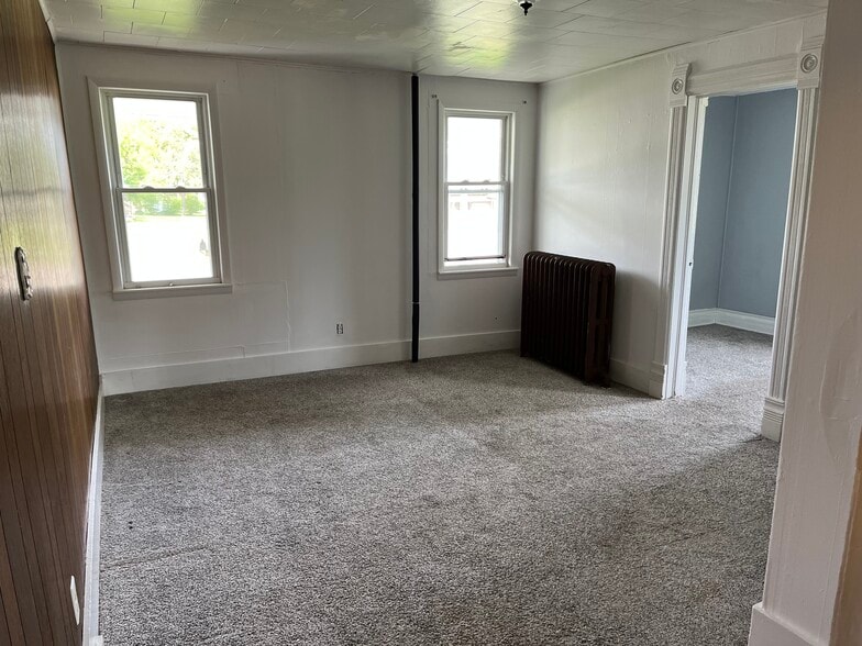 Bedroom 1 - 180 Martin St