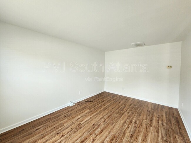 Building Photo - 2551 Wrangler Dr