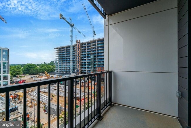 Building Photo - 255 W Falls Station Blvd