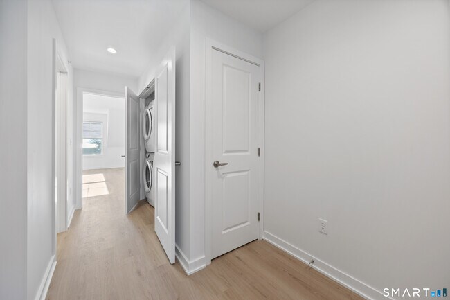 Building Photo - 29 Village Rd