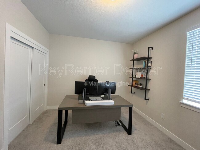 Building Photo - 9675 E Idaho Pl