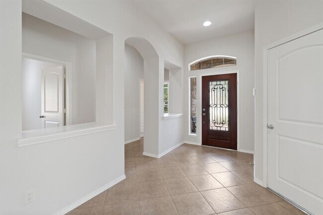 Building Photo - 2707 Oak Pass Ct