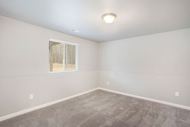 Building Photo - 3723 Pristine Ave