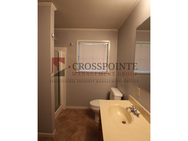 Building Photo - Beautiful 3 bedroom 2 bath home in Flint! Lease Take Over!