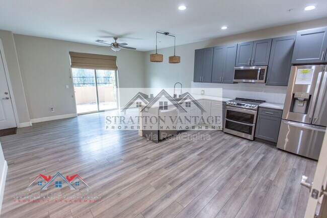 Building Photo - 1406 W Main St