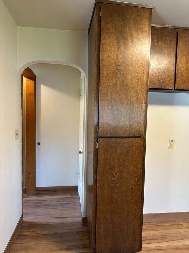 Building Photo - 61456 Brosterhous Road