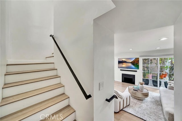 Building Photo - 14727 Magnolia Blvd