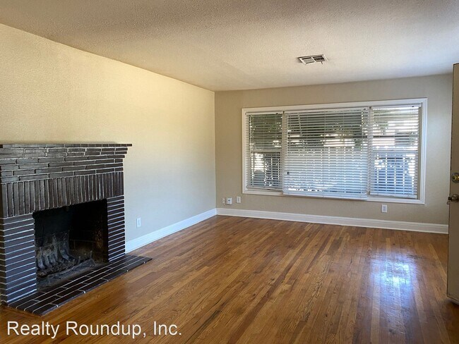 Building Photo - 3 br, 1 bath House - 1656 Country Club Blvd