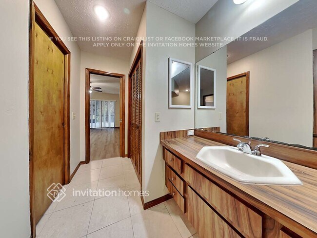 Building Photo - 3904 Butternut Ct