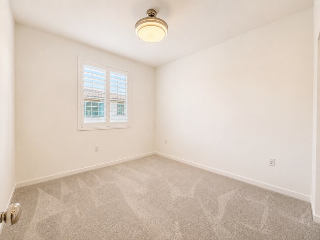 Building Photo - 33221 Opal Glass Dr