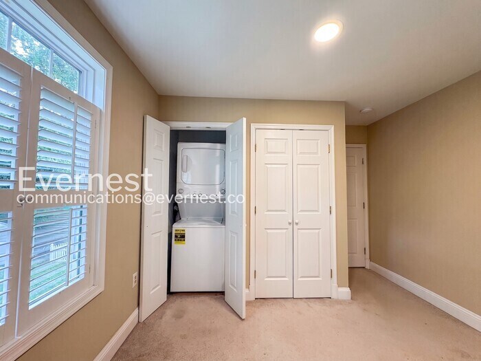 Building Photo - 109 Chesapeake Bay Dr