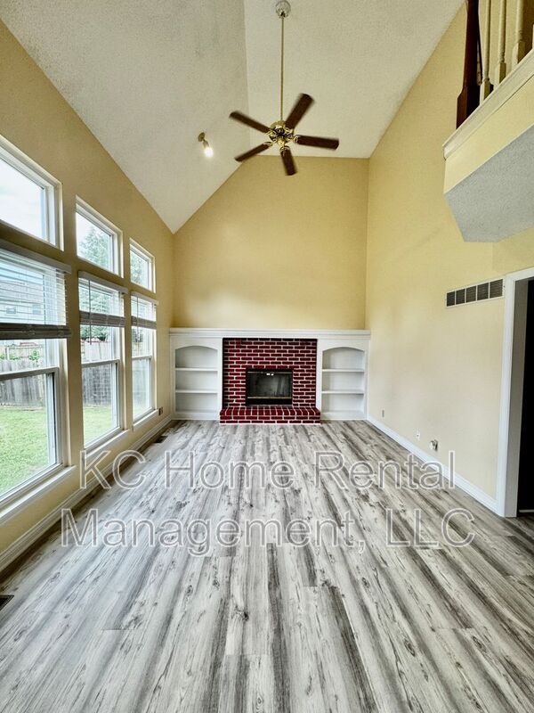 Building Photo - 1398 S Brentwood Dr