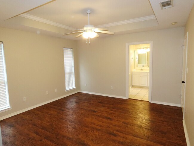 Building Photo - Gated Community in Whitehouse! Gorgeous 3 Bedroom, 2 Bath Home