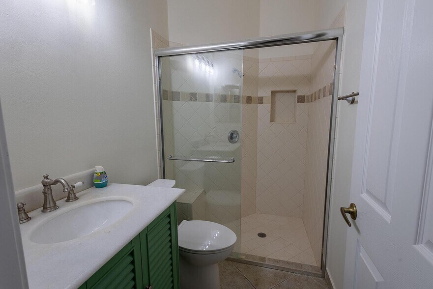 Building Photo - 6428 Garden Ct