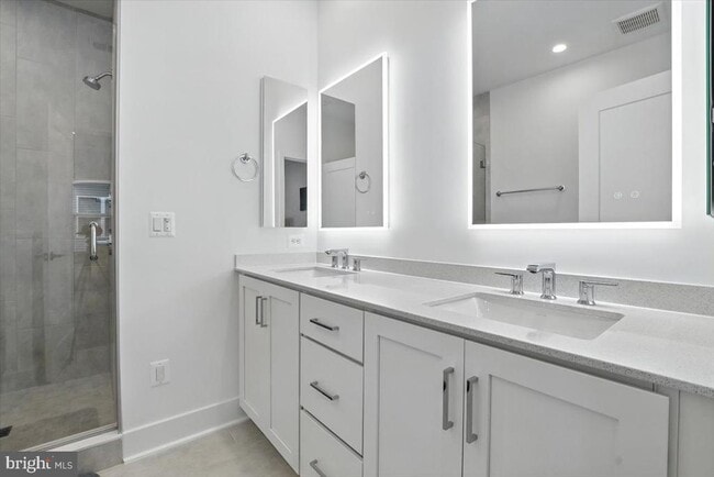 Building Photo - 2016 Tysons Ridgeline Rd