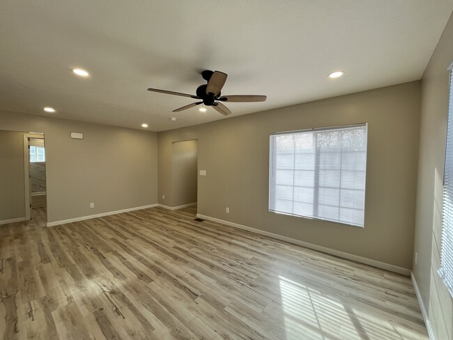 Building Photo - 7019 N 33rd St