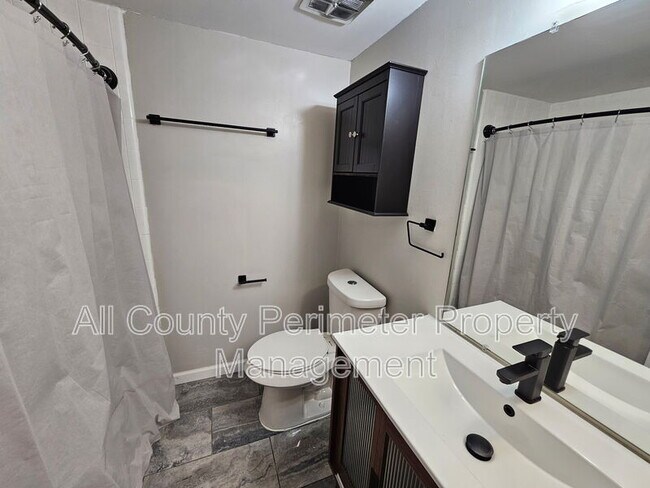 Building Photo - 7309 Cardigan Cir NE