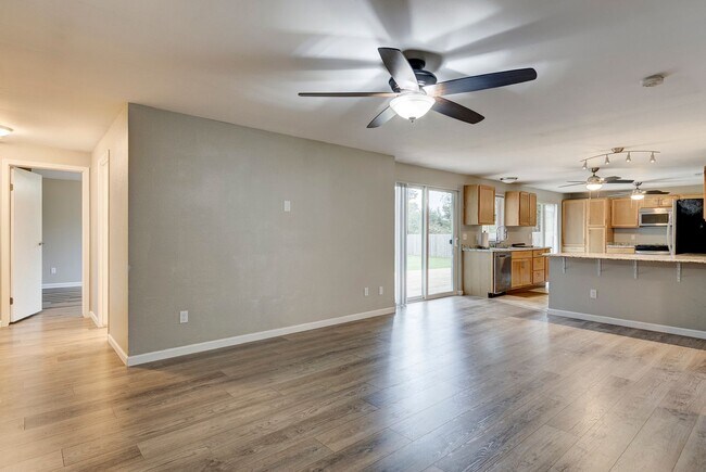 Building Photo - Updated 3 Bedroom, 2 Bath Home with Spacio...