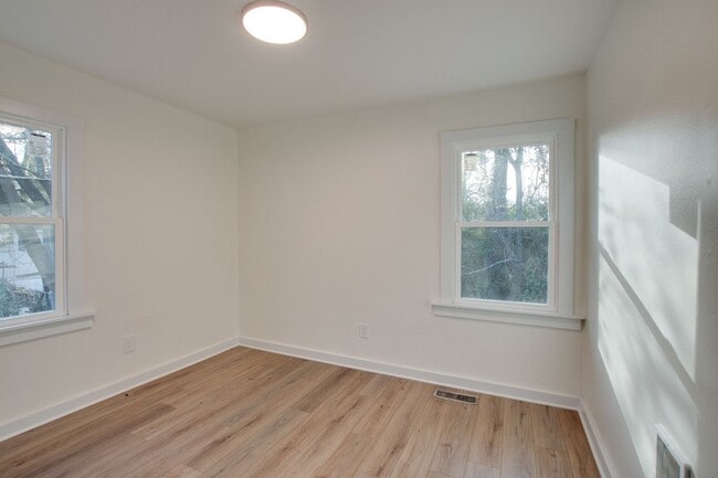 Building Photo - 2705 Wilson Dr NW