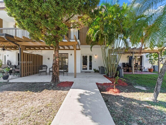 Building Photo - 6885 NW 169th St