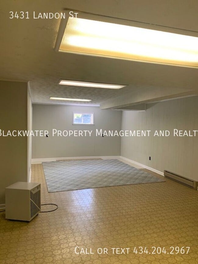 Building Photo - 3431 Landon St