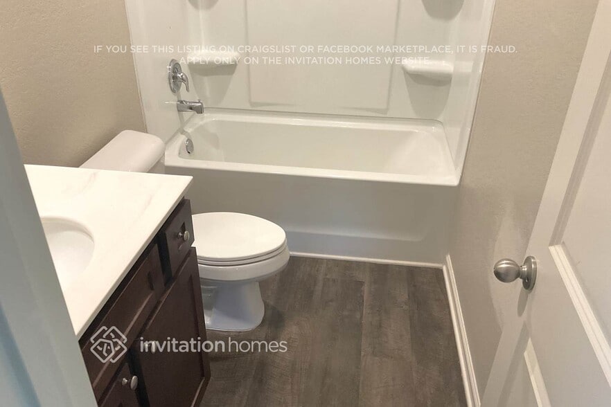 Building Photo - 636 Gleaner Wy