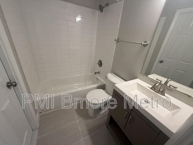 Building Photo - 5 Bohn Ct