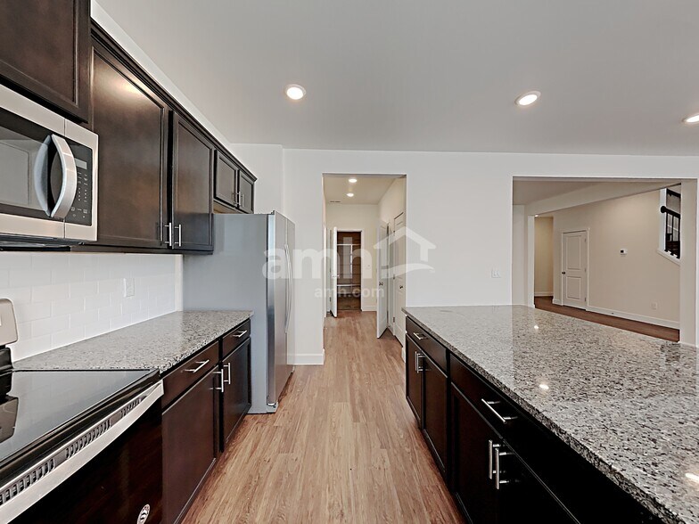 Building Photo - 12433 83rd Ave E