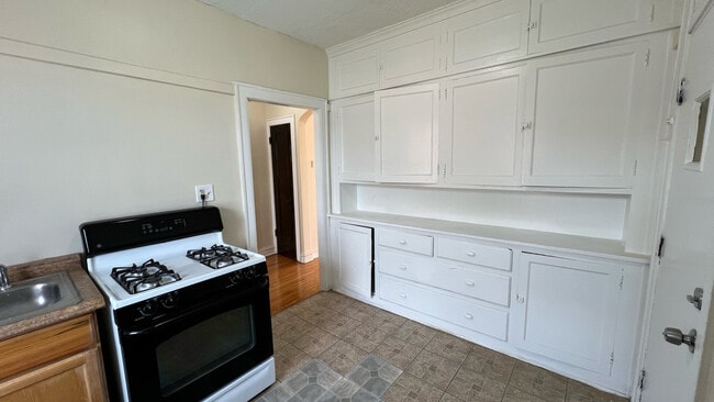 Building Photo - 8748 S Dauphin Ave