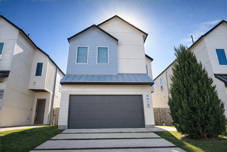 Building Photo - 4413 Santorini Ln