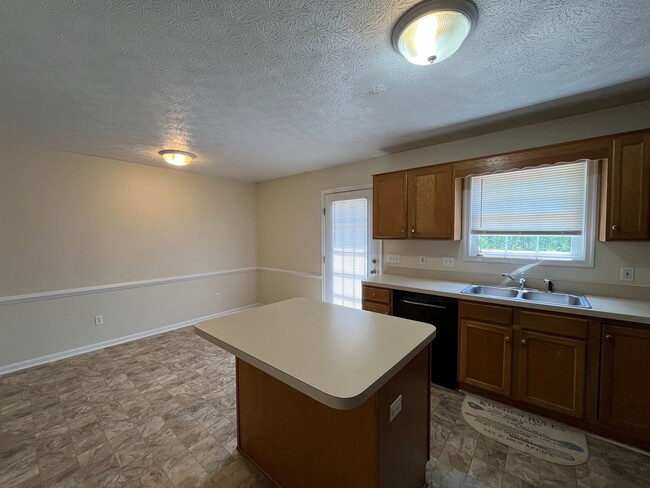Building Photo - Ranch House in Bedford County-Hawkins Mill...