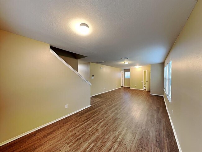 Building Photo - 6114 Elton Knolls St