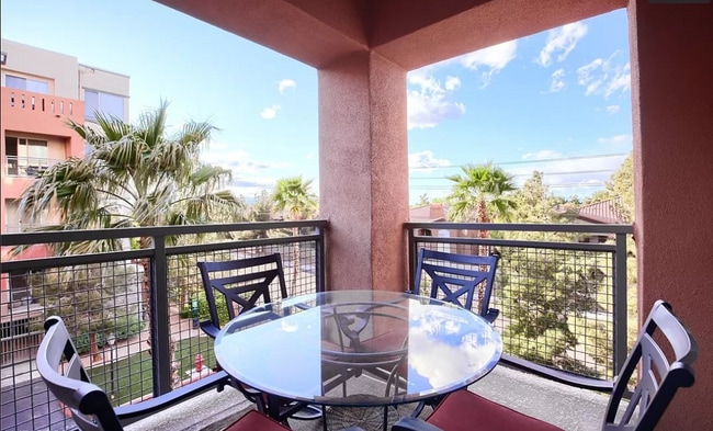 Building Photo - 15 E Agate Ave