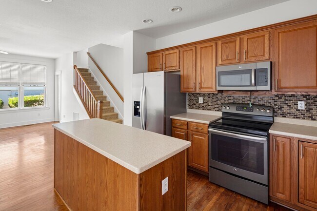 Building Photo - Modern Arts and Crafts Home