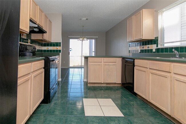 Building Photo - 12931 Heyerdahl Dr