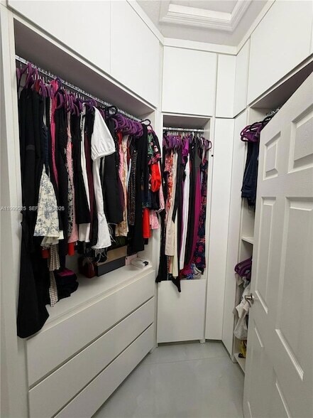 Building Photo - 2481 NE 2nd Dr