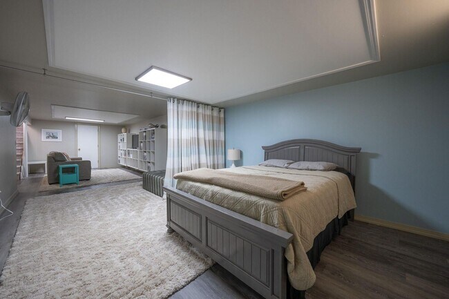 Building Photo - Charming Home in Valley View Gardens