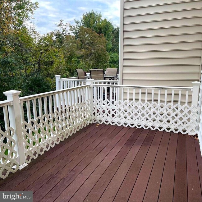 Building Photo - 129 Winterberry Way