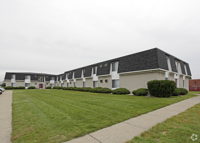 Building Photo - Peri-Manor