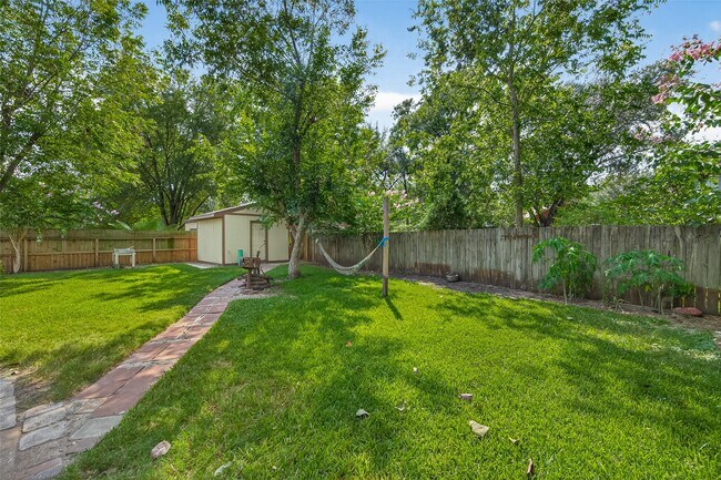 Building Photo - 5323 Windsong Trail