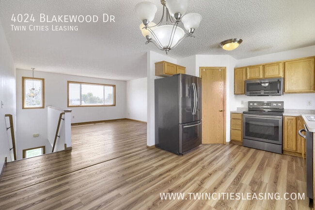 Building Photo - 4024 Blakewood Dr