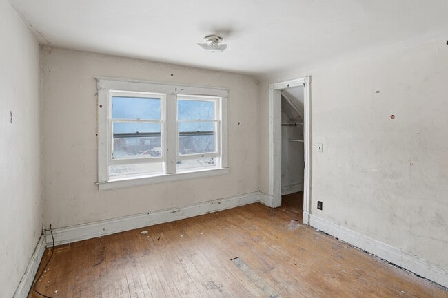 Building Photo - 2310 Jerome St