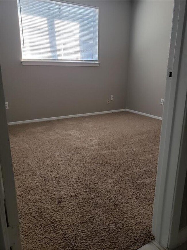 Building Photo - Beautiful 4 Bedroom Home in Houston / Nice Backyard