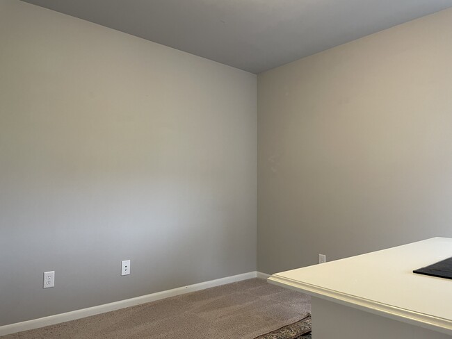 Building Photo - 708 Gingergrass Way