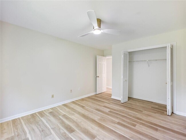 Building Photo - 605 Candler St