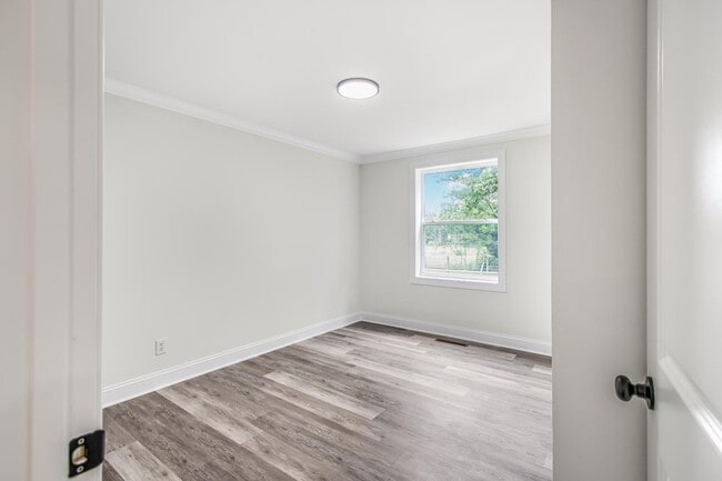 Building Photo - 500 Jackson Ln