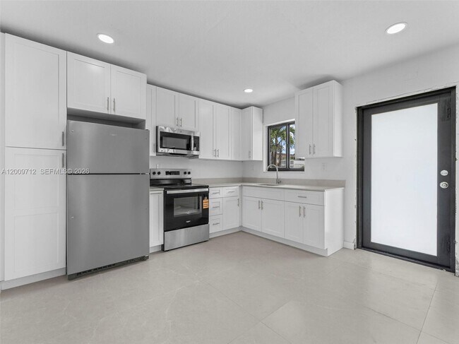 Building Photo - 1368 W 29th St