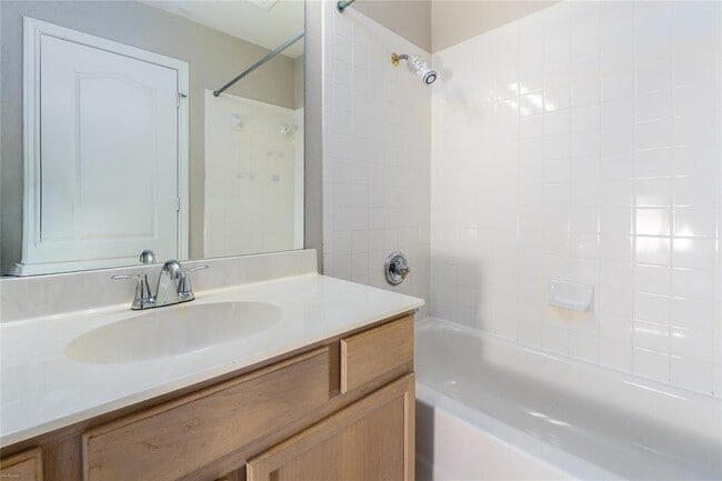 Building Photo - 11901 Swearingen Dr